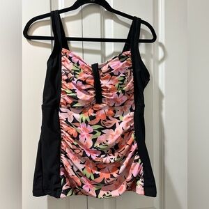BloomChic Plus Size Floral Print Swim Top